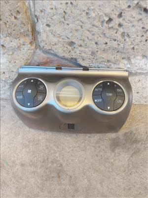 Toyota Urban Cruiser Fűtéskapcsoló L2613 75d323