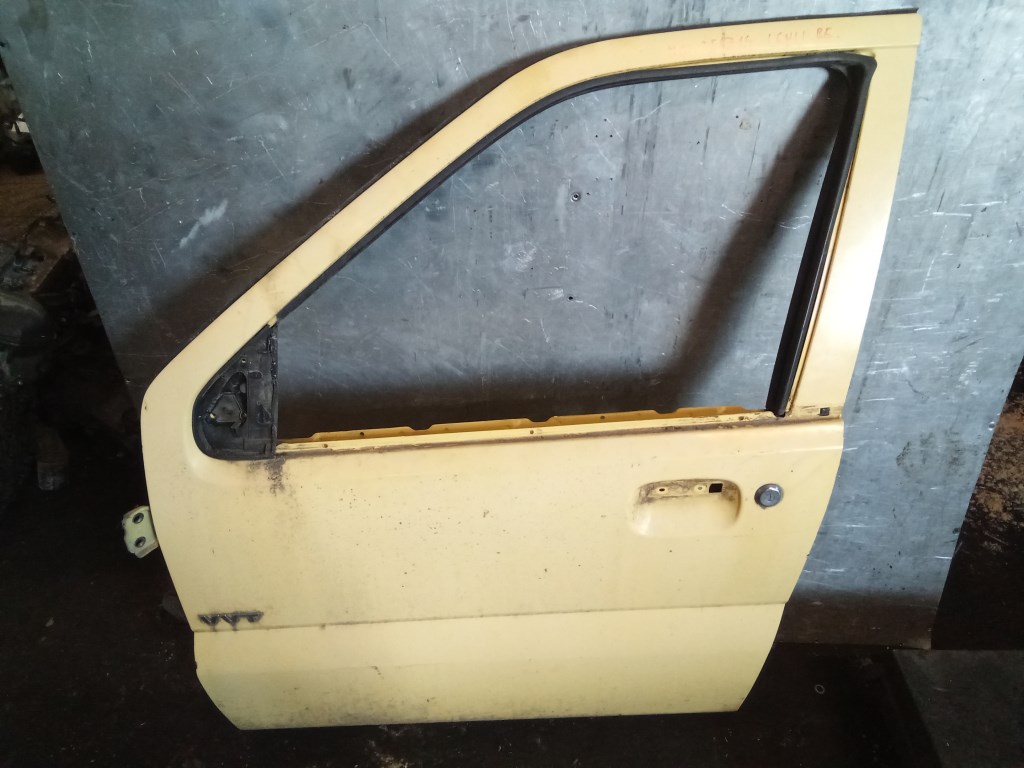 SUZUKI IGNIS Bal első ajtó. 1. kép