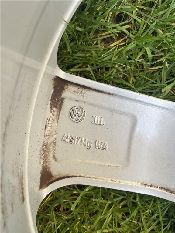  5x112 lyukosztású 17" újszerű alufelni, rajta 225/45 használt Laufenn nyári gumi gumi  8. kép