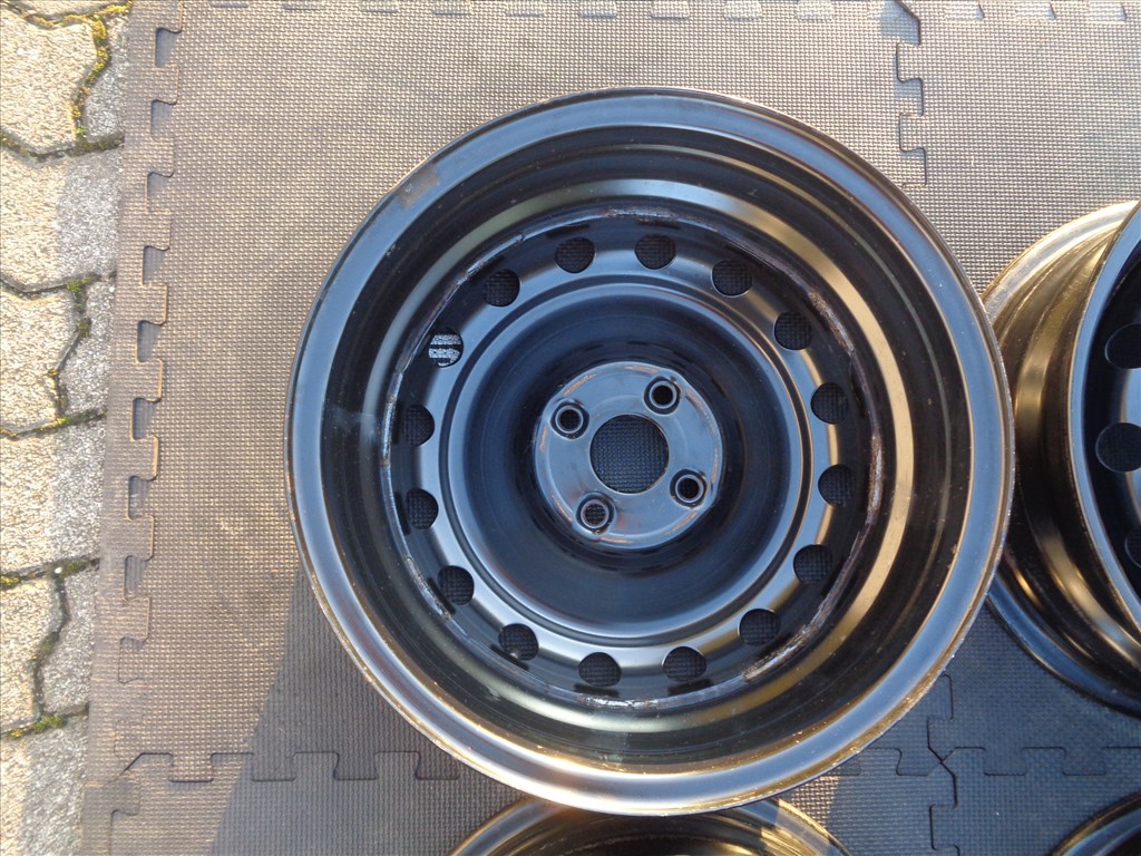 Hyundai I20 lemezfelni 15-ös, 4×100-as osztó szenzorral újszerűen eladó. 6. kép