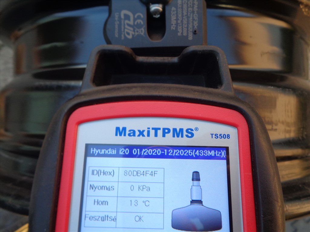 Hyundai I20 lemezfelni 15-ös, 4×100-as osztó szenzorral újszerűen eladó. 9. kép
