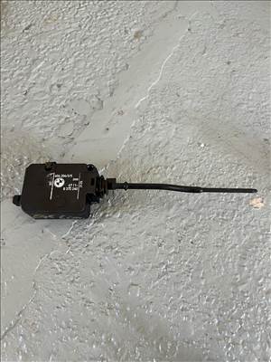 BMW E46 tankajtó központi zár stellmotor 8372240