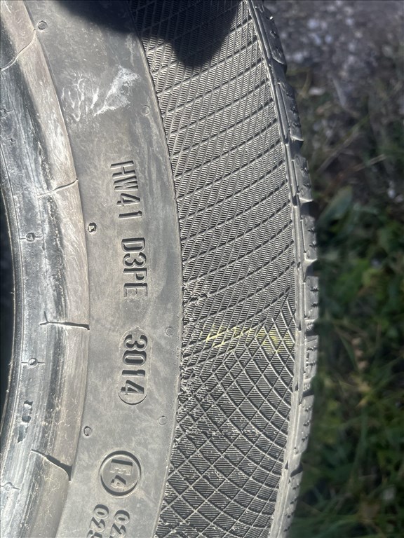  225/6017" használt Continental gumi 2. kép