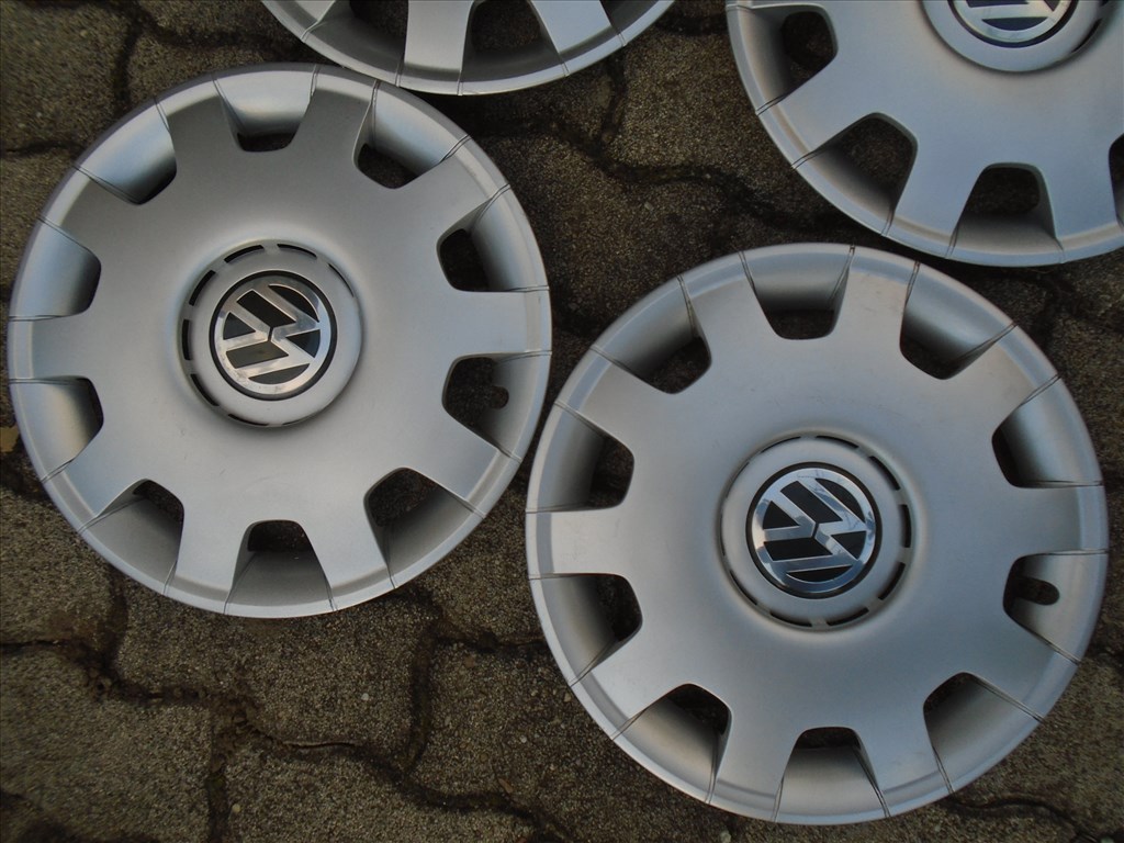 VW, Volkswagen 14" gyári dísztárcsa garnitúra eladó 2. kép