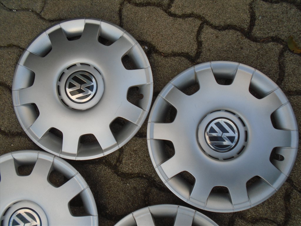 VW, Volkswagen 14" gyári dísztárcsa garnitúra eladó 3. kép