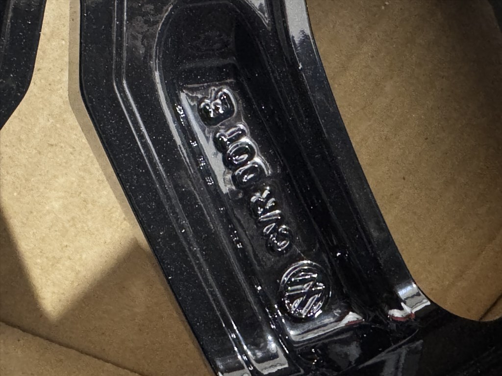 R18 Original Volkswagen 7J ET43 - 5NA 601 025B / 5NA601025B 1db felni alufelni 2. kép