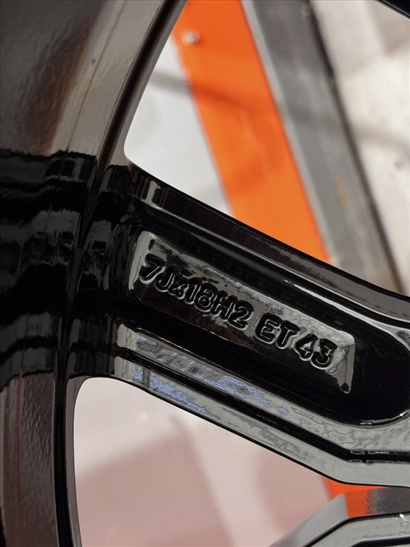 R18 Original Volkswagen 7J ET43 - 5NA 601 025B / 5NA601025B 1db felni alufelni 9. kép