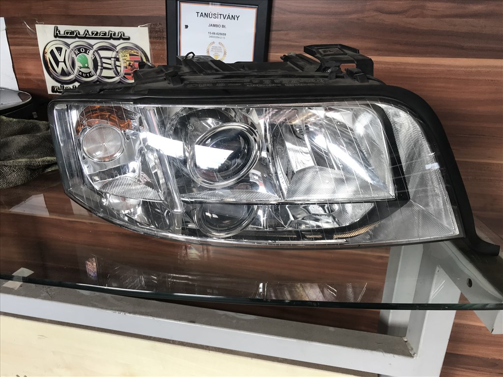 Audi A6 (C5 - 4B) jobb Xenon fényszóró 1. kép