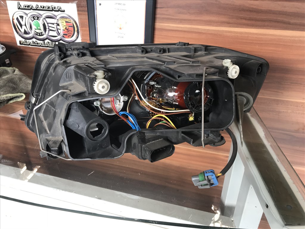 Audi A6 (C5 - 4B) jobb Xenon fényszóró 3. kép