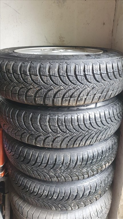  4x100 lyukosztású 13" használt Stilauto alufelni, rajta 155/80 használt Nexen téli gumi gumi  1. kép