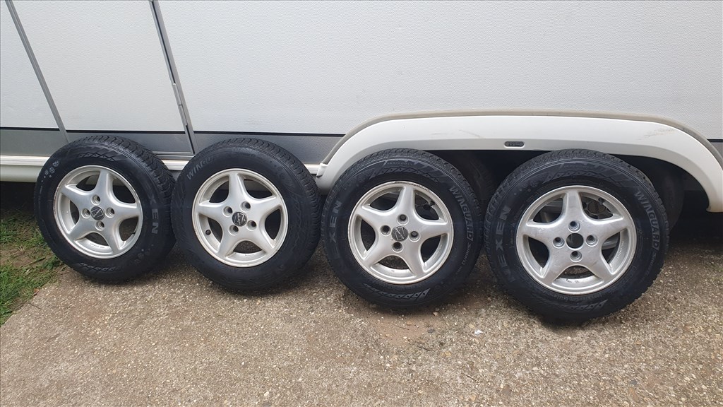  4x100 lyukosztású 13" használt Stilauto alufelni, rajta 155/80 használt Nexen téli gumi gumi  3. kép