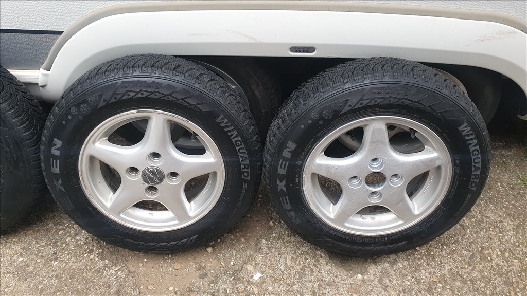  4x100 lyukosztású 13" használt Stilauto alufelni, rajta 155/80 használt Nexen téli gumi gumi  5. kép