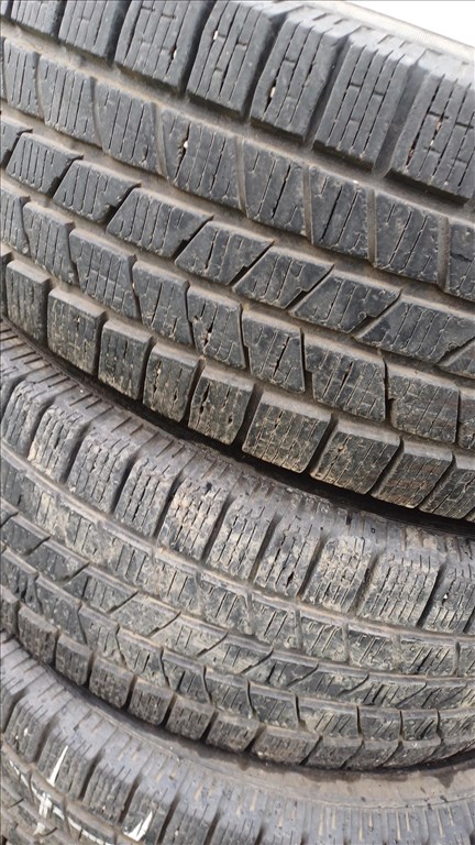 225/65 R17" Pirelli Scorpion téli gumi gumi 2. kép