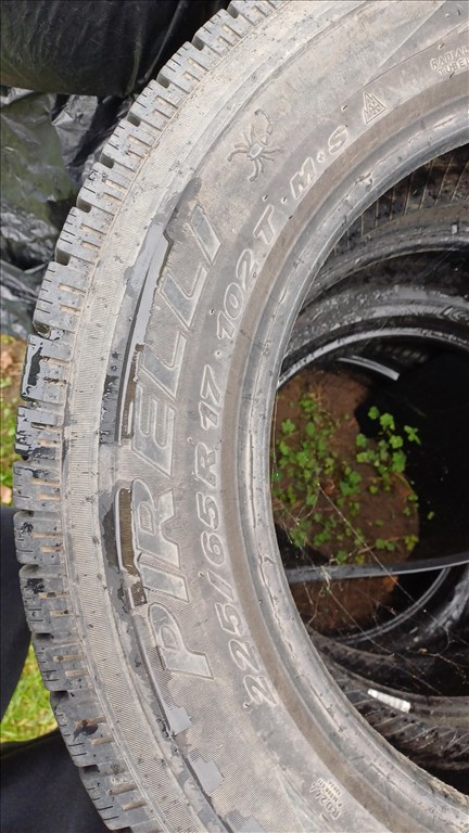  225/65 R17" Pirelli Scorpion téli gumi gumi 4. kép