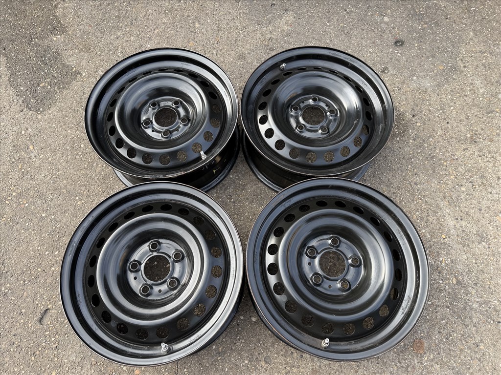 4db gyári 16" Nissan Qashqai acélfelni. (281) 1. kép