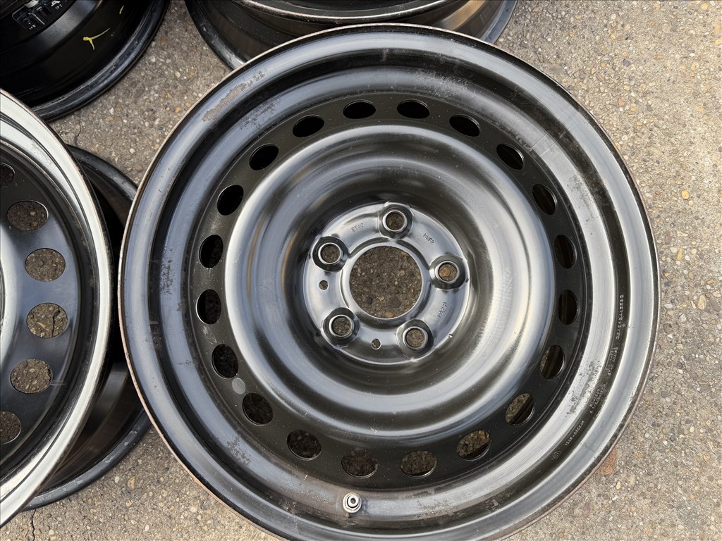 4db gyári 16" Nissan Qashqai acélfelni. (281) 2. kép