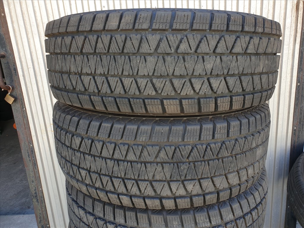  265/70 16 Bridgestone Blizzak DM-V3 2. kép