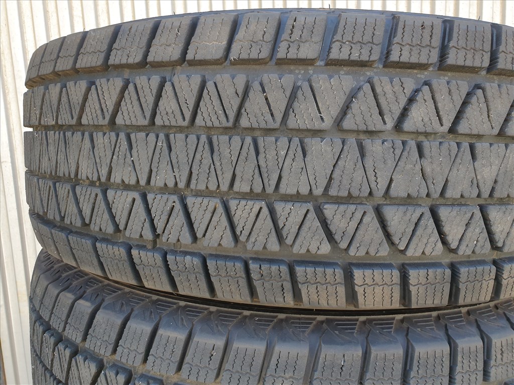  265/70 16 Bridgestone Blizzak DM-V3 4. kép