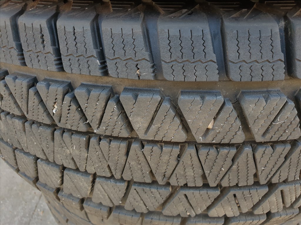  265/70 16 Bridgestone Blizzak DM-V3 6. kép