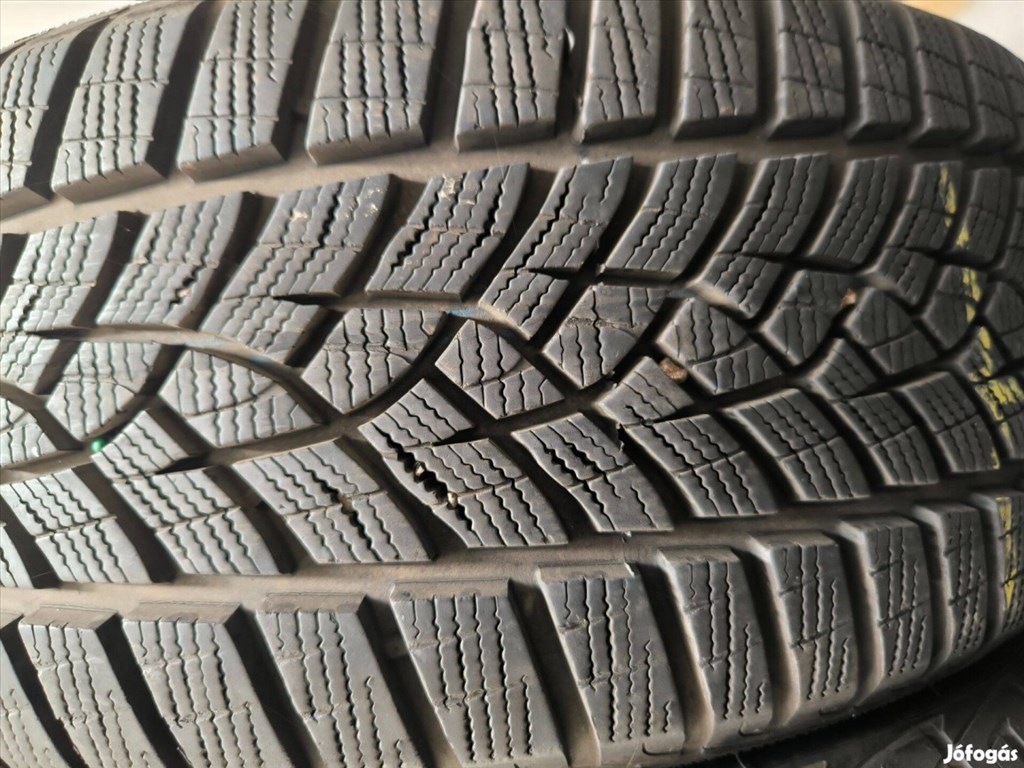  225/5517" újszerű Dunlop téli gumi gumi 1. kép