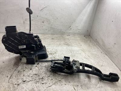 FORD FOCUS II Bal hátsó Ajtózár