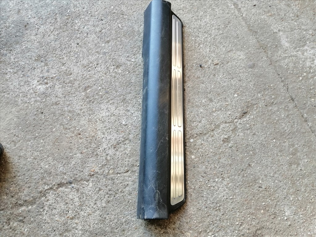 Mitsubishi Outlander I 2.0 4WD Bal első Küszöb díszléc  mn124827 1. kép