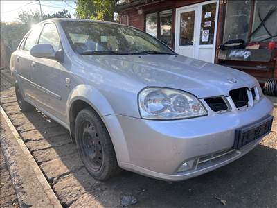 Daewoo Nubira 1.8i bontott alkatrészei