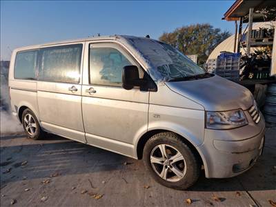 Volkswagen T5 Multivan bontott alkatrészei AXD, GWB, LA7W