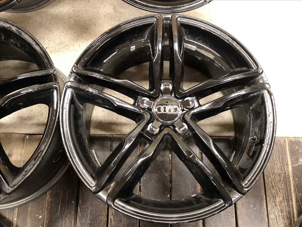 18 col alufelni Wheelworld fekete 18 colos Audi, VW, Mercedes, Skoda, Seat 9. kép