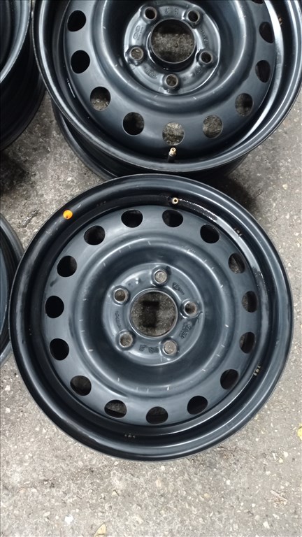  5x114.3 lyukosztású 5,5JJ 15" használt (gyári felni) lemezfelni 3. kép