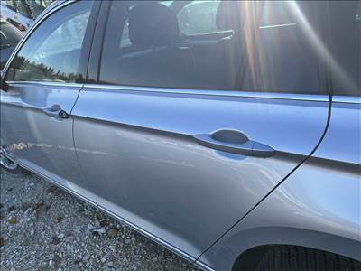 Volkswagen Passat B8 bal hátsó ajtó LA7W