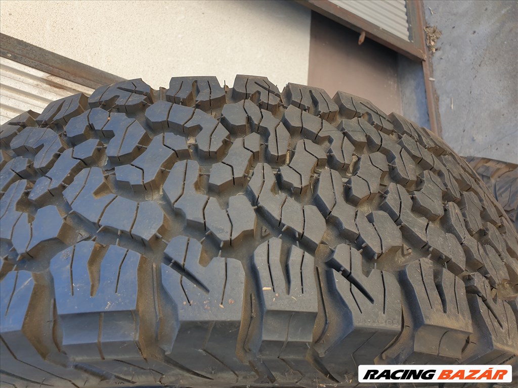  285/70 17 BF Goodrich All-Terrain T/A KO2 5. kép