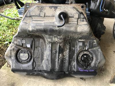 Mercedes Benz S osztály W 221 Benzines üzemanyagtank ,  benzin tank 