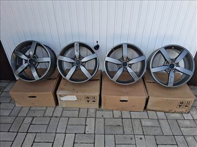  5x114.3 lyukosztású 7JJ 17" használt Borbet alufelni