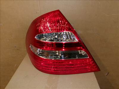 MERCEDES-BENZ E-OSZTÁLY A211 limuzin bal hátsó lámpa 2002-2006