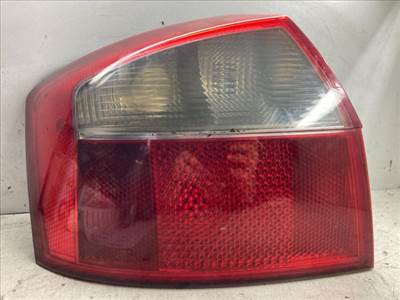 AUDI A4 B6 Bal Hátsó Lámpa