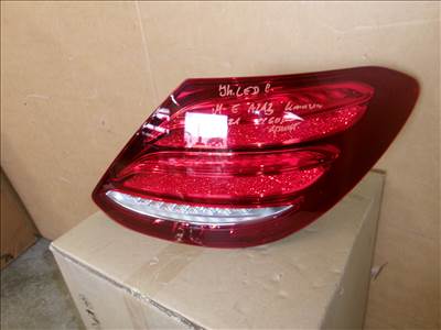 MERCEDES E-OSZTÁLY A213 Limuzin jobb hátsó LED lámpa 2016-2021 A2139067800