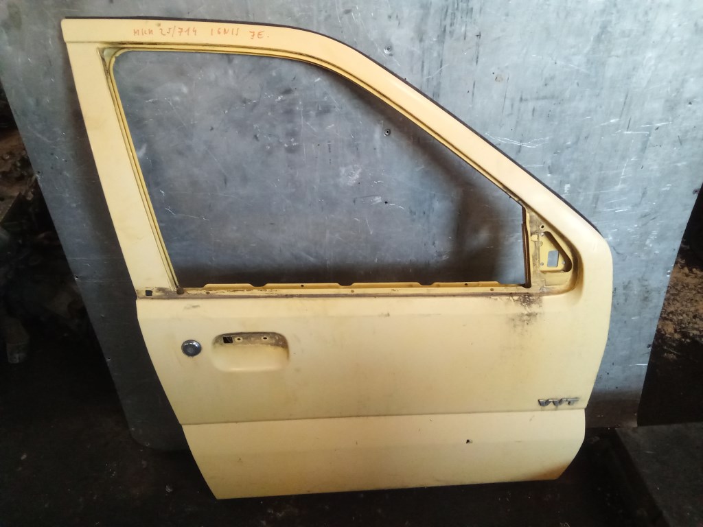 SUZUKI IGNIS Jobb első ajtó. 1. kép