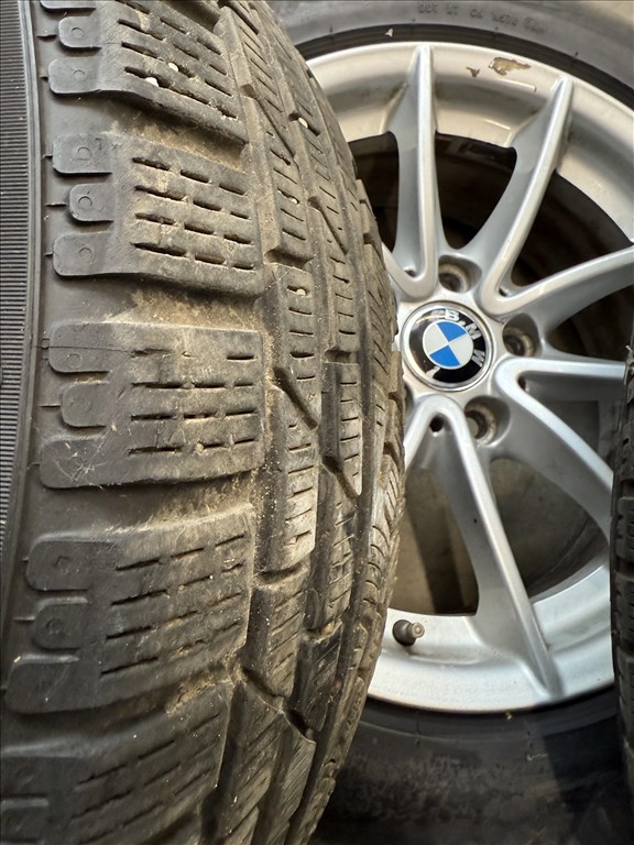 5x120 lyukosztású 17" használt alufelni, rajta 205/65 használt Pirelli téli gumi gumi  2. kép