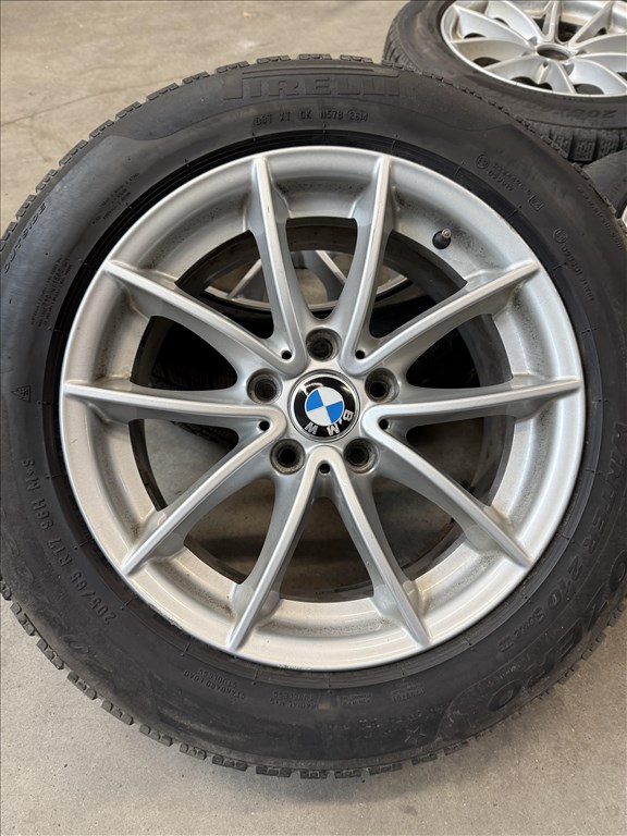  5x120 lyukosztású 17" használt alufelni, rajta 205/65 használt Pirelli téli gumi gumi  5. kép