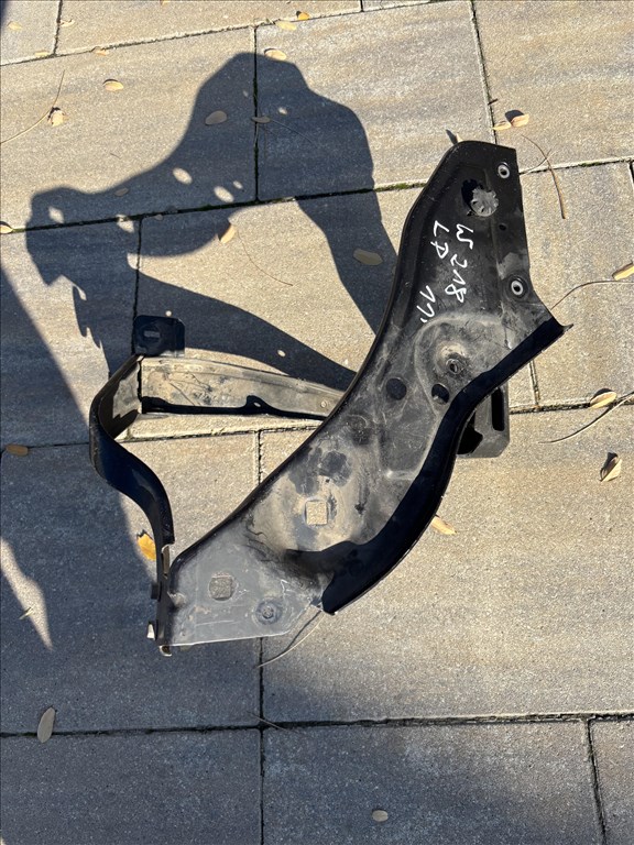 Mercedes CLS-osztály W218 CLS W218 bal lámpakeret  a2186200191 1. kép