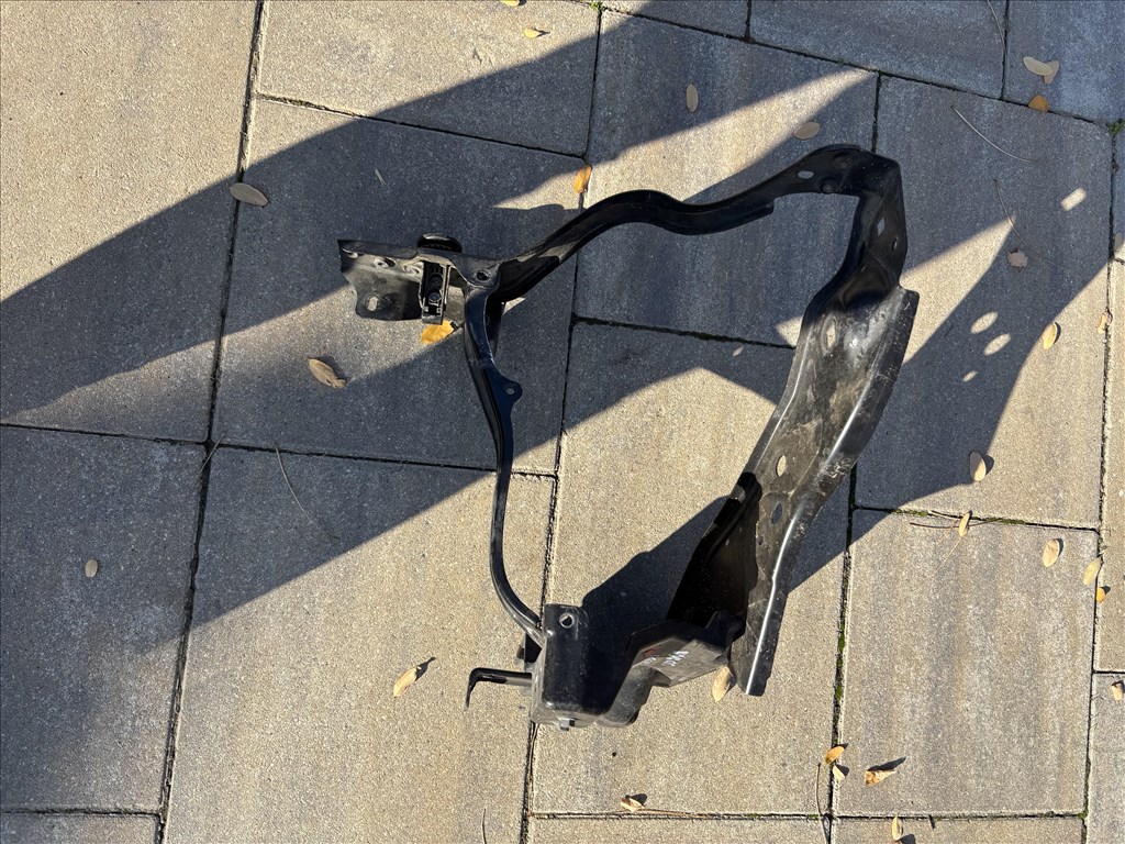 Mercedes CLS-osztály W218 CLS W218 bal lámpakeret  a2186200191 3. kép