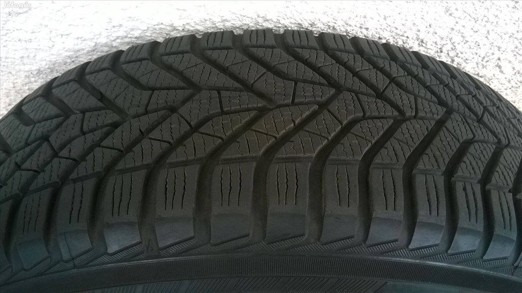 Eladó 4db 15-ös 5x108-as Ford-Volvo lemezfelni 195/65R15 Yokohama téli gumival 3. kép
