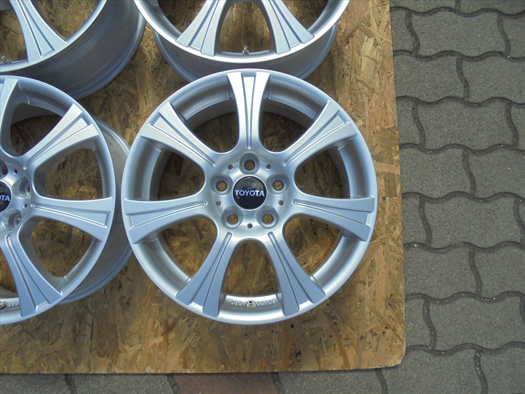 Új " 17-es RC 5 x 114.3-as alufelni eladó 5. kép