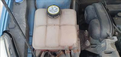 Ford Focus mk2 kiegyenlítő tartály benzines 