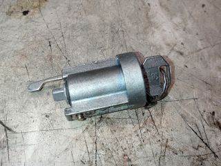 Mitsubishi L400 Gyújtáskapcsoló Házzal *141128*