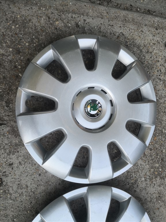 Skoda 15-ös gyári dísztárcsa 2db 5. kép
