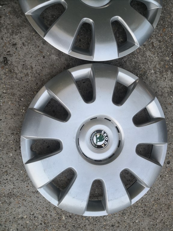 Skoda 15-ös gyári dísztárcsa 2db 4. kép