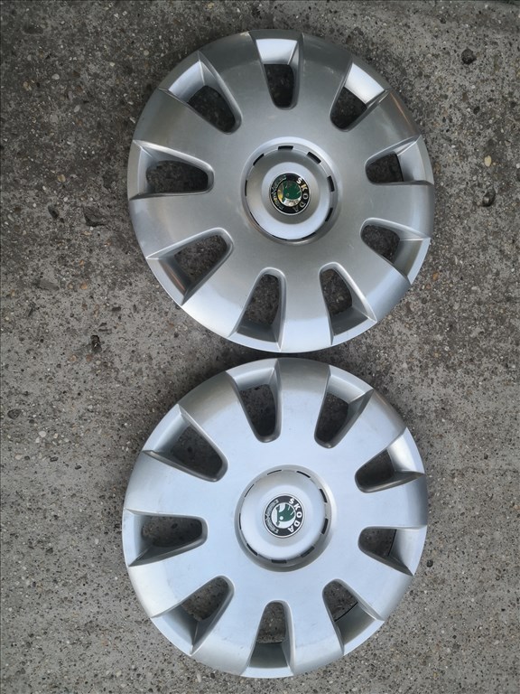 Skoda 15-ös gyári dísztárcsa 2db 1. kép