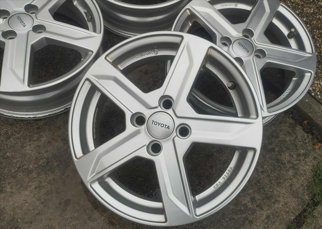 4x100 15 Toyota alufelni r15 " Yaris Aygo Hyundai Kia Suzuki 1. kép